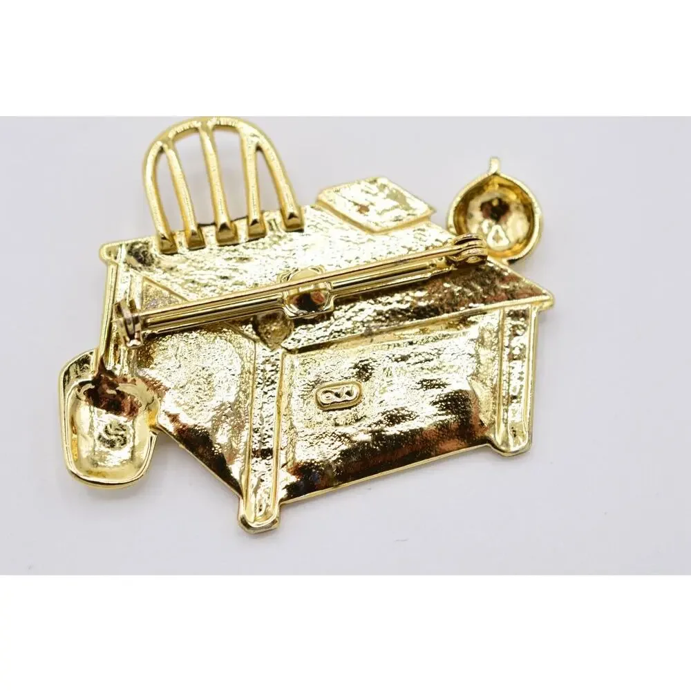 JJ Vintage Teacher Desk Pin Brooch Brushed Gold Professor Globe Signed 1980s 9B